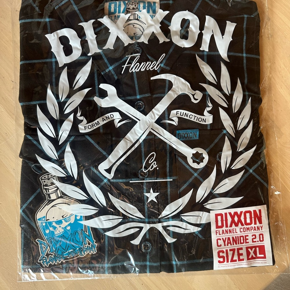 Dixxon Flannel “Cyanide 2.0” Womens XL long sleeve